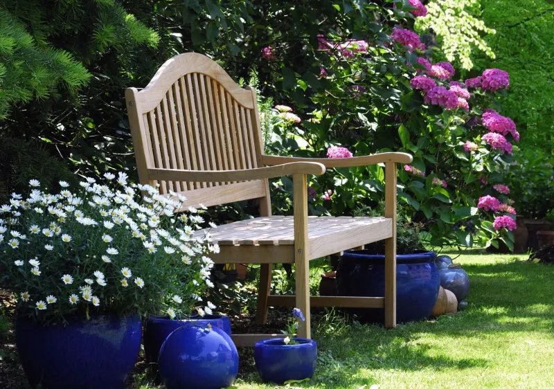 Gartenbank – Wohlfühloase